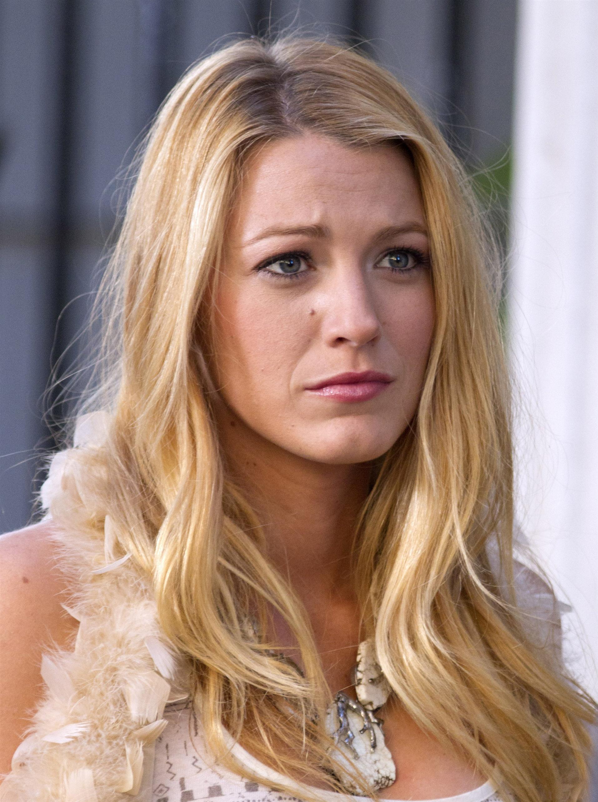 Blake Lively on the set of 'Gossip Girl' shooting on location | Picture 68582